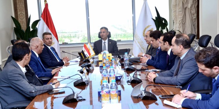 وزير التموين يعقد اجتماعًا مع ممثلي شعبة المواد الغذائية ونقابة بقالي التموين، لبحث المطالب والمقترحات وآليات التطوير