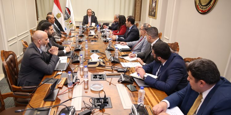 وزير قطاع الأعمال يبحث مع “SAP مصر” مستجدات تطبيق نظام “ERP” في الشركات التابعة