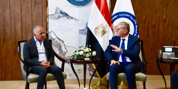 وزير البترول يبحث مع مجموعة السويدي إليكتريك تعزيز التعاون المشترك