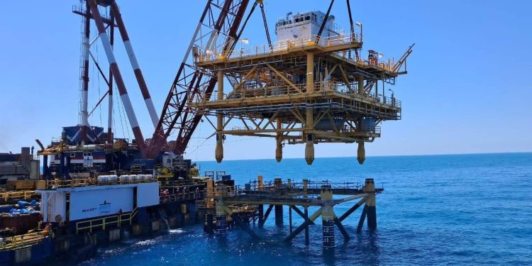  خدمات البترول البحرية PMS تنتهي من أعمال تركيب المنصة البحرية WEB OFFSHORE بمشروع تنمية حقل غاز  بمنطقة إدكو