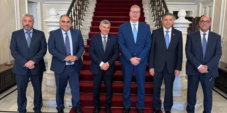 وزير البترول يبحث مع نظيره القبرصي تسريع ربط حقول الغاز القبرصية بمصر