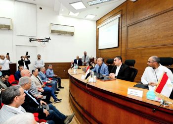وزير الإسكان ومحافظ المنيا يتابعان سير العمل بمنظومتي مياه الشرب والصرف الصحي بالمحافظة ومشروعات “حياة كريمة”
