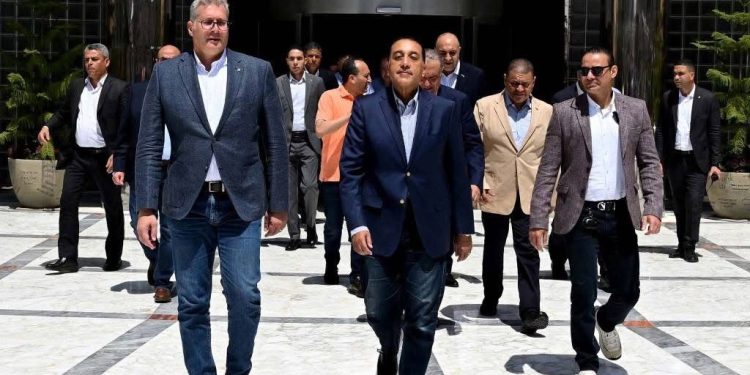 رئيس الوزراء يتابع من مركز التحكم في الشبكة القومية للغاز الطبيعي جاهزية الشبكة وتأمين الإمدادات
