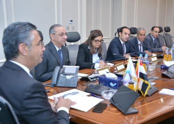 وزير التموين يعقد اجتماعًا مع رئيس الشعبة العامة للمخابز لمتابعة انتظام عمل منظومة الخبز البلدي المدعم