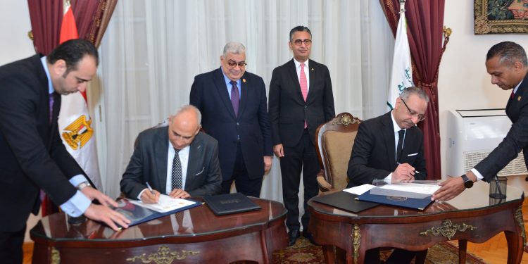 وزير التموين يشهد توقيع بروتوكول تعاون بين جهاز تنمية التجارة الداخلية ومجلس الدولة لإتاحة الاستعلام عن السجلات التجارية