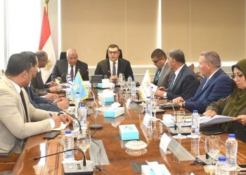 وزير الإسكان ومحافظ الوادي الجديد يبحثان عدداً من ملفات التعاون المشترك المتعلقة بمياه الشرب والصرف الصحي