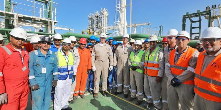 وزير البترول يتفقد المراحل النهائية لأعمال تجهيزات سفينة التغييز “Energos Eskimo”