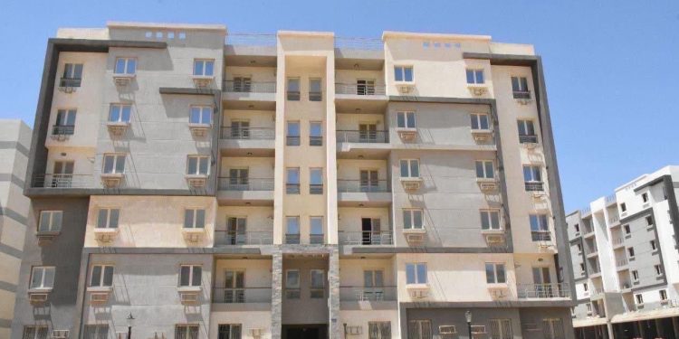 وزير الإسكان يُعلن استكمال تسليم دفعة جديدة من وحدات مشروع سكن مصر بالقاهرة الجديدة