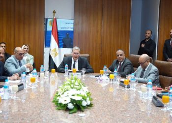 وزير البترول يبحث مع قيادات “جابكو” جهود و تحديات زيادة الإنتاج من خليج السويس
