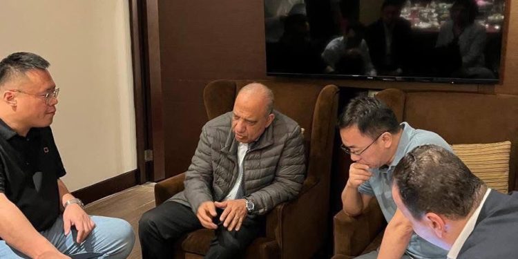 وزير الكهرباء يبحث مع شركة سانجرو الصينية إنشاء مصنع لبطاريات تخزين الطاقة والأنظمة الكهربائية فى مصر 