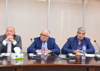 رئيس اتحاد المقاولين: نطالب برخصة عمل مؤقتة وتسهيلات لتسجيل العمالة
