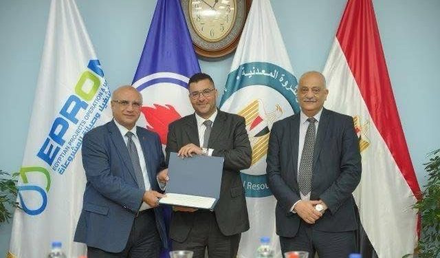 أنوبك” تحتفي بتخريج دفعة جديدة من المدربين المعتمدين لتعزيز الكفاءات في صعيد مصر