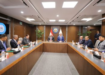  وزير البترول ومحافظ الوادى الجديد يشهدان توقيع العقود النهائية لبدء تنفيذ مجمع إنتاج حامض الفسفوريك