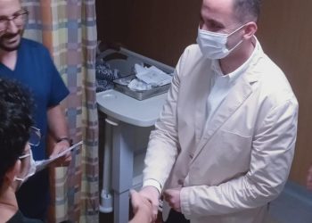 نائب وزير الصحة يتفقد مستشفى العلمين ويشيد بانتظام الفرق الطبية وجودة الخدمات المقدمة للمرضى