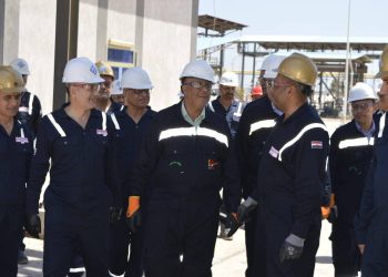 الرئيس التنفيذي لهيئة البترول يتفقد عدد من شركات تكرير البترول بالاسكندرية