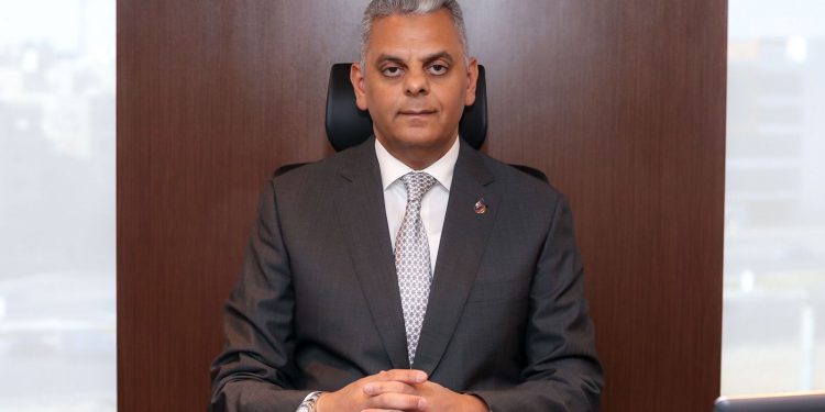 علاء الزهيري رئيس اتحاد شركات التامين المصري