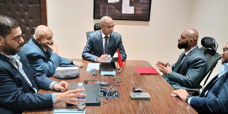 نائب وزير الإسكان يناقش مع مسئولي أحد التحالفات العالمية التصنيع المحلي للمهمات الكهروميكانيكية