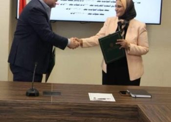  “المصرية لنقل الكهرباء” توقع عقدًا مع “كابلات مصر” لتوريد كابلات ومحولات جهد عالٍ