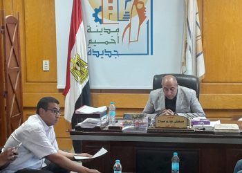 “الإسكان”: تسليم مبنى الإسعاف وتنفيذ طرق الإسكان الاجتماعي بمدينة أخميم الجديدة