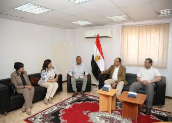 وزير قطاع الأعمال  يبدأ زيارة تفقدية لشركة دمياط للغزل والنسيج ويلتقي عددا من نواب البرلمان