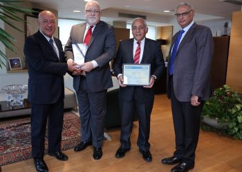 تقديرًا لريادته في الحلول الأمنية ودعمه للصناعة المحلية.. شركة “’ Madico” الأمريكية تكرم البنك الأهلي المصري