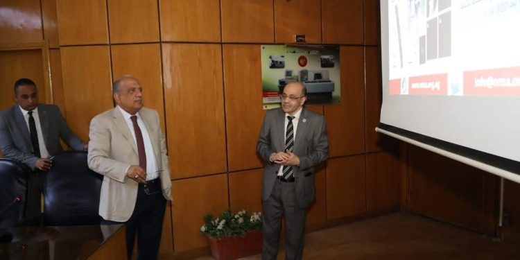 وزير الكهرباء يتفقد هيئة المواد النووية لمتابعة مشروعات الليثيوم والطاقة المتجددة