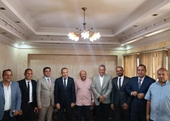 رئيس «مصر الوسطى» للكهرباء يسلم مأموري الضبط القضائي الكارنيهات..ويشهد آداء القسم