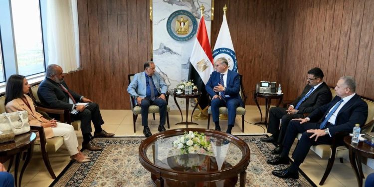 وزير البترول يبحث مع “الجبلي” سبل تعظيم القيمة المضافة من الفوسفات