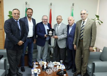 رئيس “آليانز الشرق الأوسط” و”عميد التخدير بالولايات المتحدة الأمريكية” يبحثان سبل التعاون مع الأكاديمية العربية