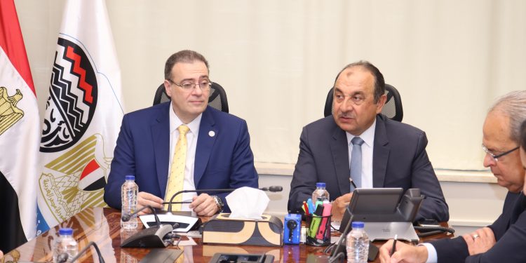وزير قطاع الأعمال يستقبل رئيس الجهاز المركزي للتنظيم والإدارة لبحث تعزيز التعاون المشترك
