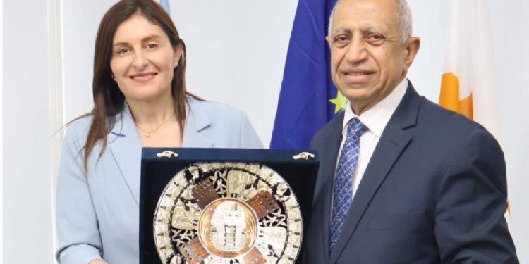 نائبة وزير النقل البحري القبرصية تستقبل رئيس الأكاديمية العربية للعلوم والتكنولوجيا البحرية لتعزيز التعاون المشترك