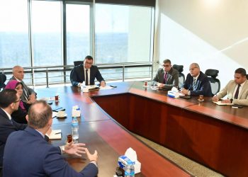 وزير الإسكان يلتقي المدير الإقليمي لمجموعة معارض ومؤتمرات “سيتي سكيب” لبحث التنسيق والتعاون المشترك