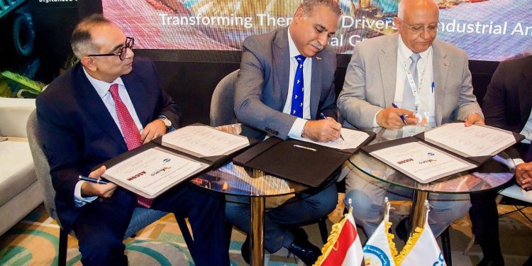 واديكو” توقع مذكرة تفاهم مع “أسكوم” و”ACCM” لتعزيز القيمة المضافة لخام الكاولين في مصر