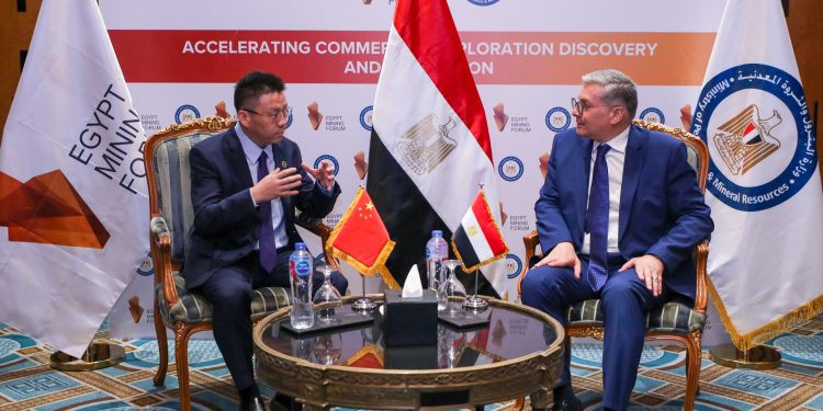 وزير البترول يلتقي وفد “آسيا بوتاش” الصينية لبحث فرص الاستثمار في قطاع التعدين المصري