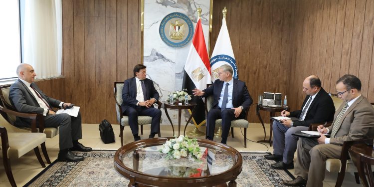 وزير البترول يثمن جهود “دانا غاز” ويؤكد دعم الدولة الكامل لخططها الاستكشافية في دلتا النيل
