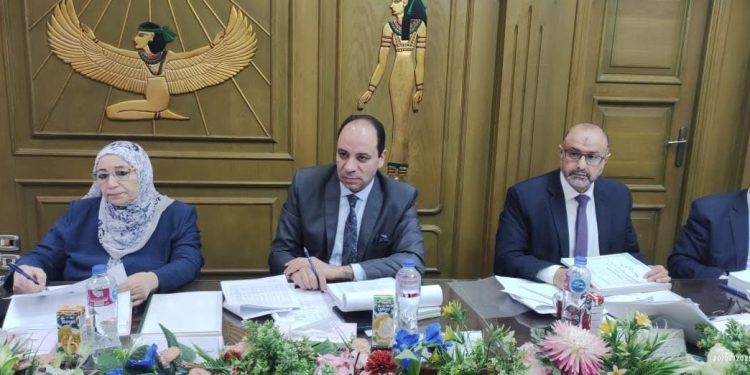 قرار بترقية ٥ قيادات ب«مصر الوسطى» للكهرباء..ومنافسة شرسة على وظيفة «نائب تشغيل جنوب» 