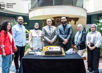 بعد تعاون مثمر مع منصة المنتور بيزنس.. أموك تكرّم إدارة التدريب والمتدربين المتميزين