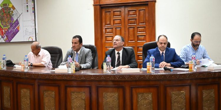 بالمزاد العلني.. “الإسكان”: تخصيص حمامات سباحة وكافيتريات وبيع محال وصيدلية بمدينتي المنصورة الجديدة والعاشر