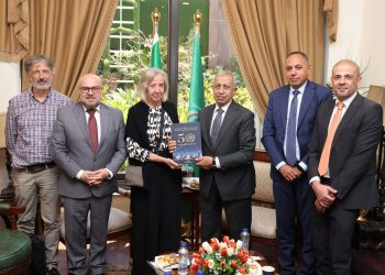 رئيس الأكاديمية العربية يستقبل القنصل الإيطالي ووفد من الأكاديمية الإيطالية