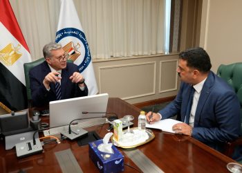 وزير البترول والثروة المعدنية يناقش مستقبل التعدين في مصر ويؤكد على جذب الاستثمارات وتنمية الكوادر البشرية