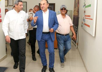 وزير قطاع الأعمال يلتقي محافظ السويس وعددًا من نواب البرلمان في مستهل زيارته للشركة المصرية لبلوكات الأنود بالعين السخنة