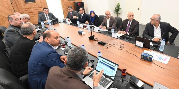 وزير الإسكان يعقد اجتماعا مع مسئولي شركة “سيتي إيدج” لاستعراض خططها التسويقية لبعض مشروعات “هيئة المجتمعات العمرانية الجديدة”