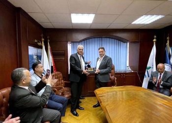 خدمات البترول البحرية PMS تكرم الربان يحيي صقر مدير عام الشئون البحرية لبلوغه سن التقاعد القانوني بعد مسيرة حافلة بالعطاء والإنجازات المتميزة بالشركة