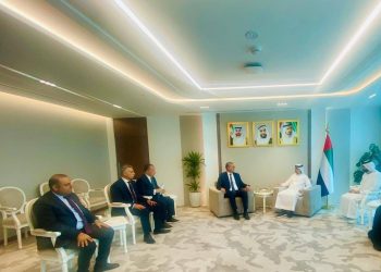 وزير البترول المصري يبحث تعزيز التعاون الإقليمي في الطاقة مع نظيره الإماراتي بأبوظبي