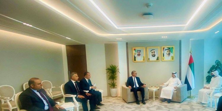 وزير البترول المصري يبحث تعزيز التعاون الإقليمي في الطاقة مع نظيره الإماراتي بأبوظبي