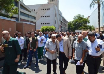 استقبال حافل لرئيس«إجيماك»من العاملين بالشركة
