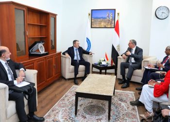 مصر والمؤسسة الدولية الإسلامية لتمويل التجارة تبحثان تعزيز التعاون في قطاعي البترول والتعدين