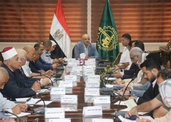 محافظ القليوبية يعقد اجتماعًا موسعًا لمراجعة الاستعدادات النهائية لانتخابات مجلس الشيوخ 2025