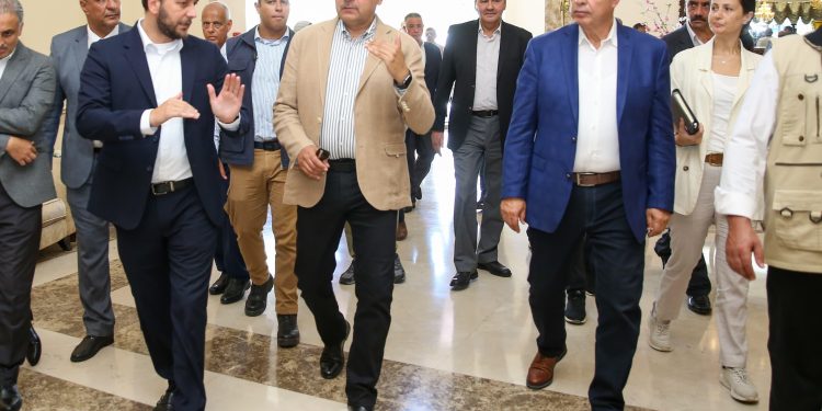 وزير قطاع الأعمال ومحافظ الإسكندرية في جولة ميدانية موسعة بمنطقة المعمورة