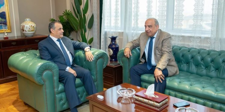 وزيرا الإنتاج الحربي والكهرباء يبحثان التدبير الموحد لاحتياجات شركات الكهرباء من الخامات والمستلزمات بمواصفات قياسية وأسعار تنافسية